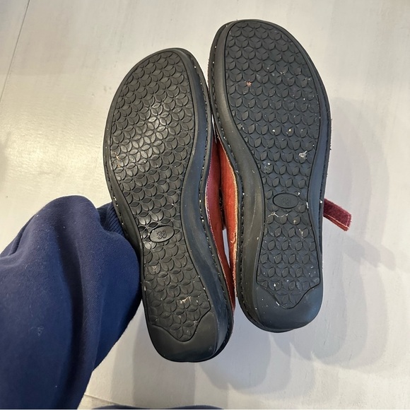 Spring Step Women’s Cosmic-Red Leather Adjustable Strap Shoes Size 38 (7/8) GUC - Picture 9 of 9